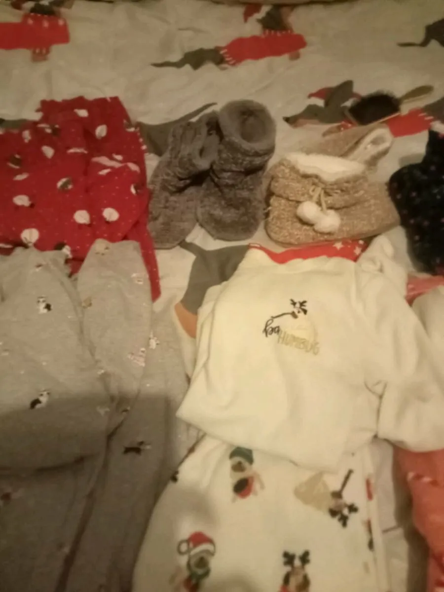 Ladies Xmas pjs bundle size 10 and slippers size 5 - Image 3