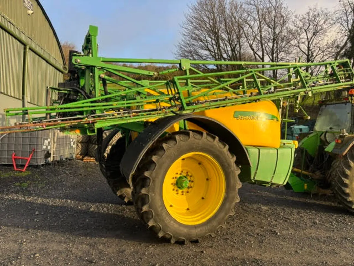 John Deere 740 - Trailed Sprayer - Image 2