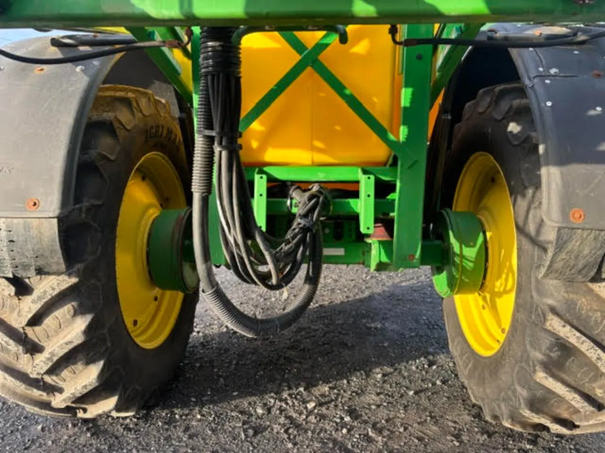 John Deere 740 - Trailed Sprayer - Image 4