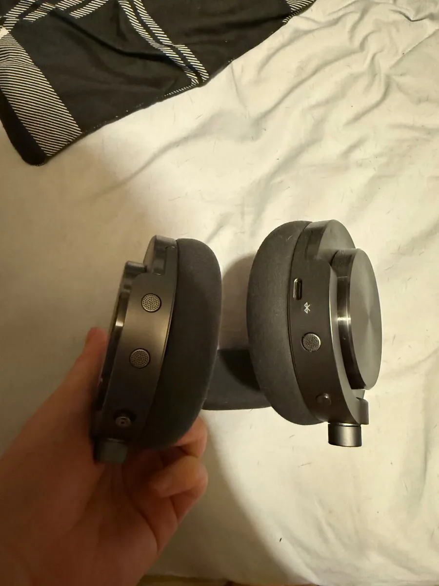 Dyson headphones - Image 2