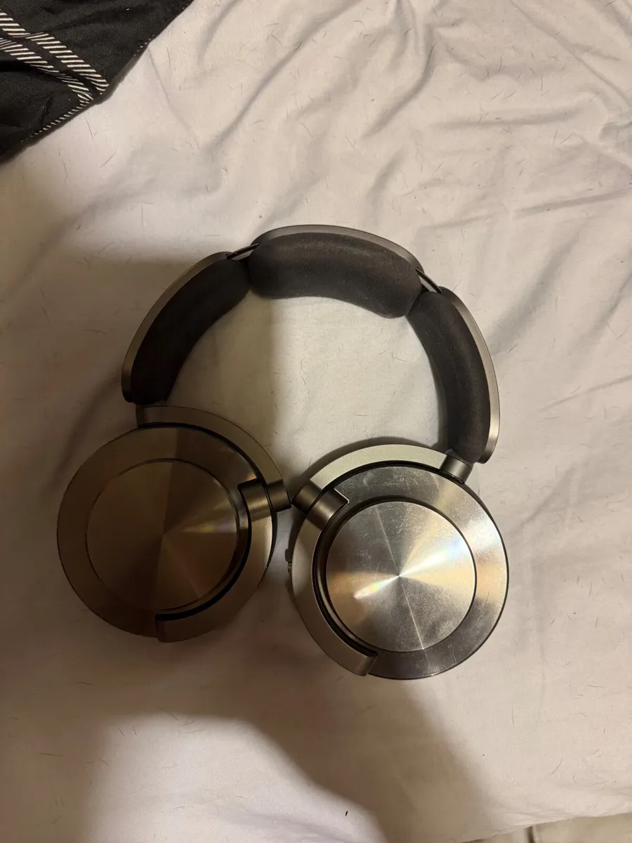 Dyson headphones - Image 4