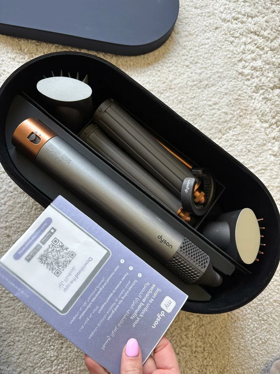 Dyson Airwrap™ multi-styler and dryer - Image 2