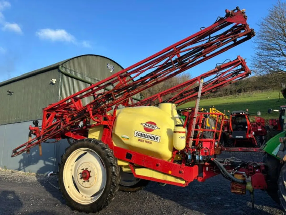 Hardi Commander - Trailed Sprayer - Image 1