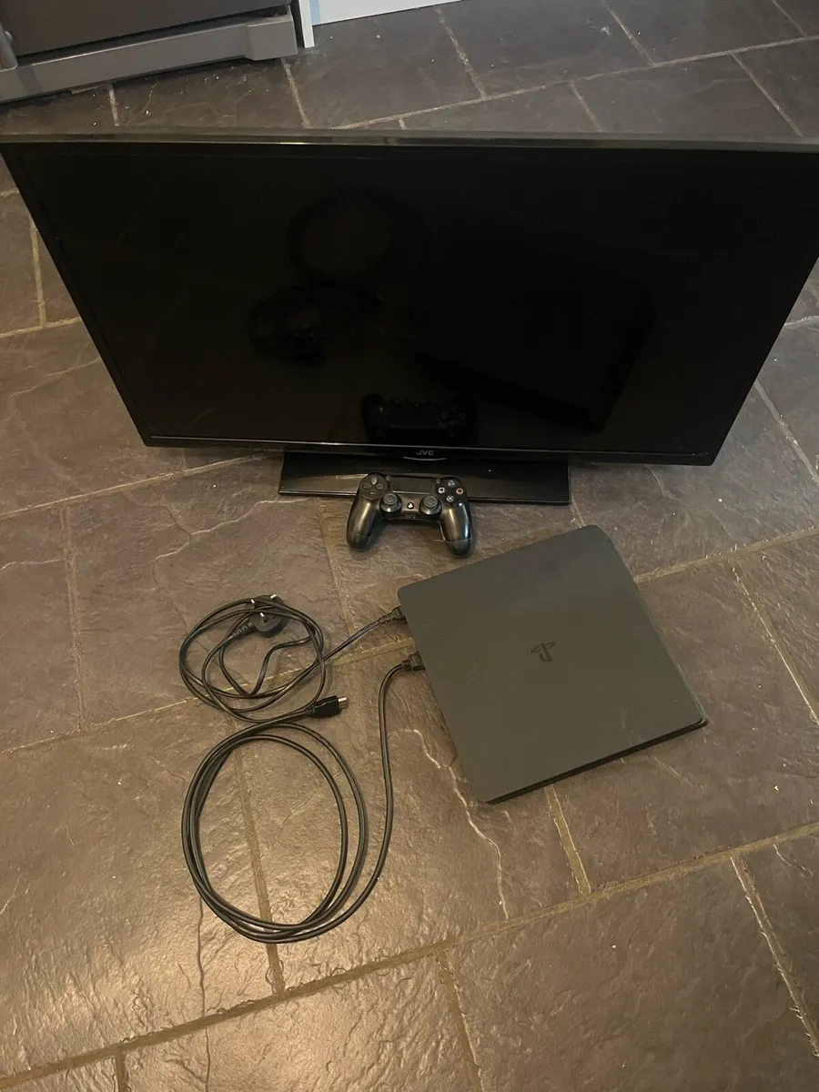 PlayStation 4 + TV