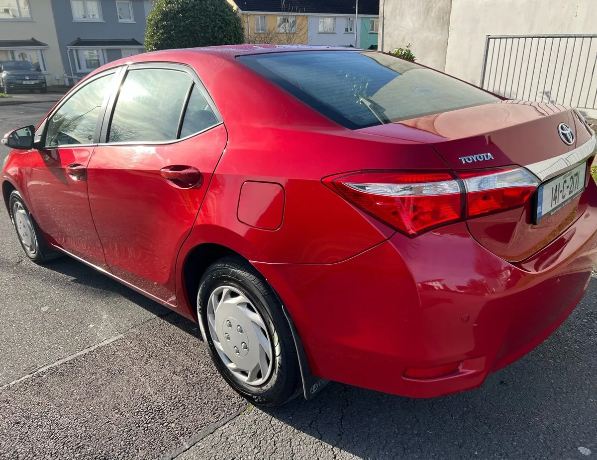 Toyota corolla - Image 2