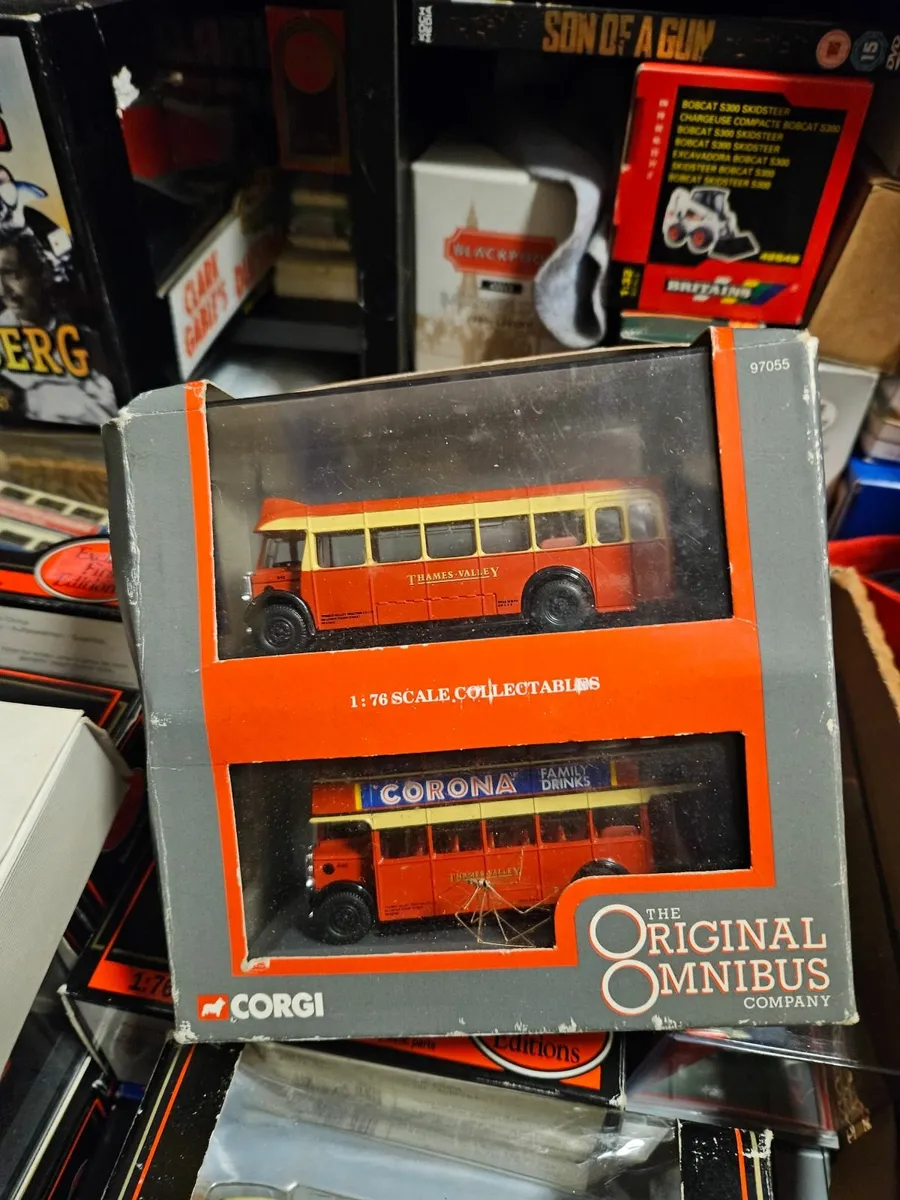 Corgi Bus 2 pack