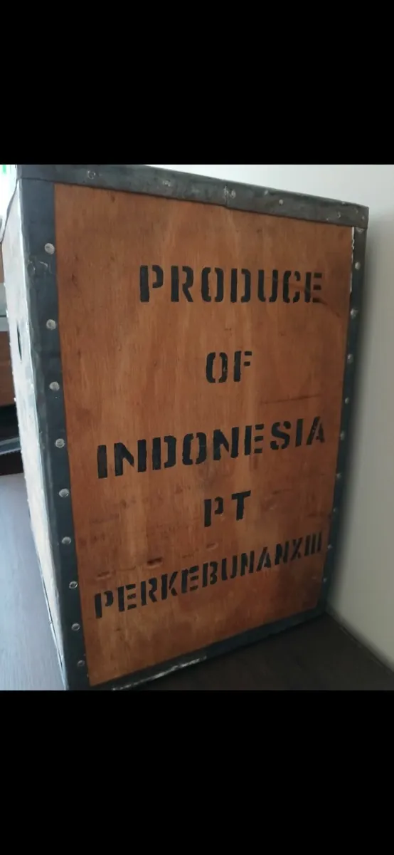 Large Wooden Tea Chest - Image 3