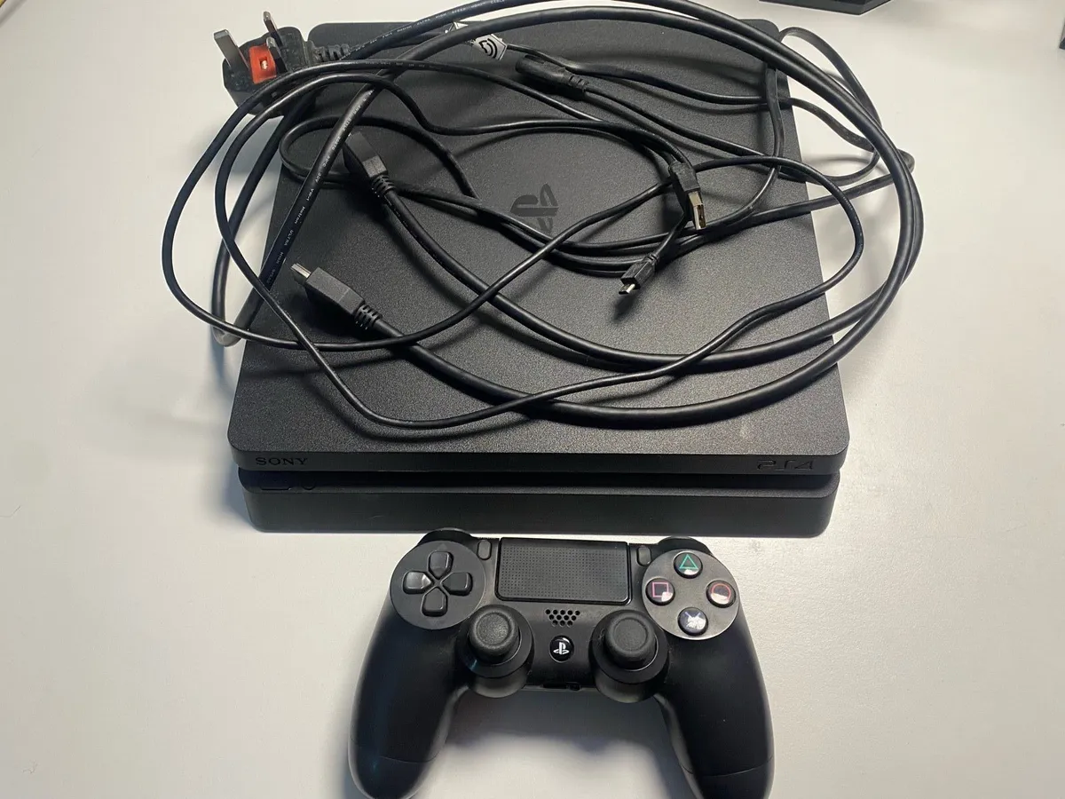 PlayStation 4 Slim 1TB