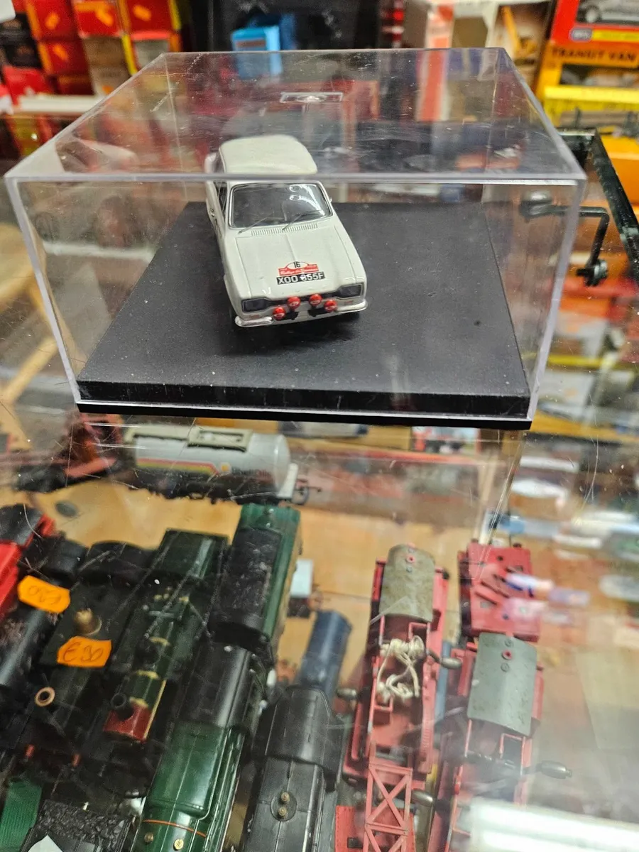 Corgi Trofeu Ford Escort MKI Rally - Image 2