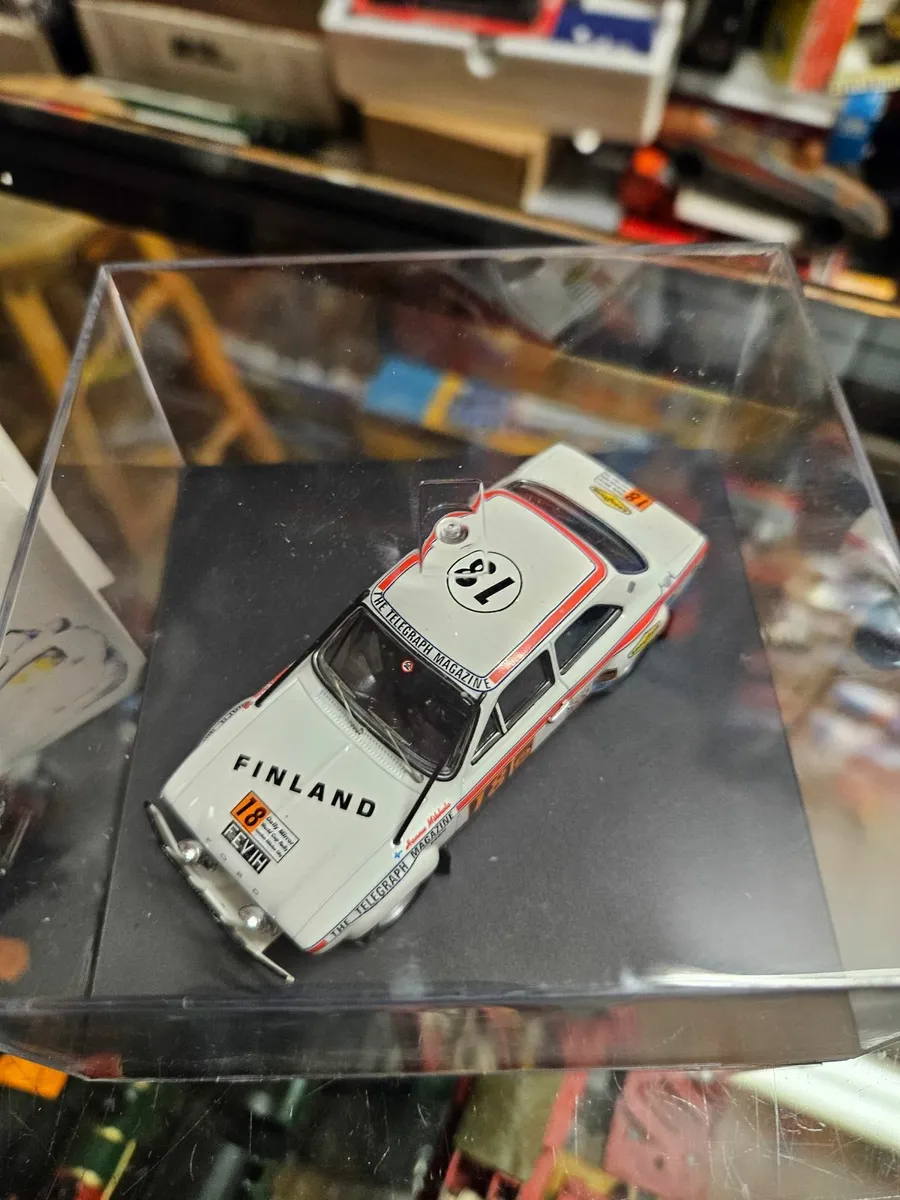 Corgi Trofeu Ford Escort MKI Rally - Image 3