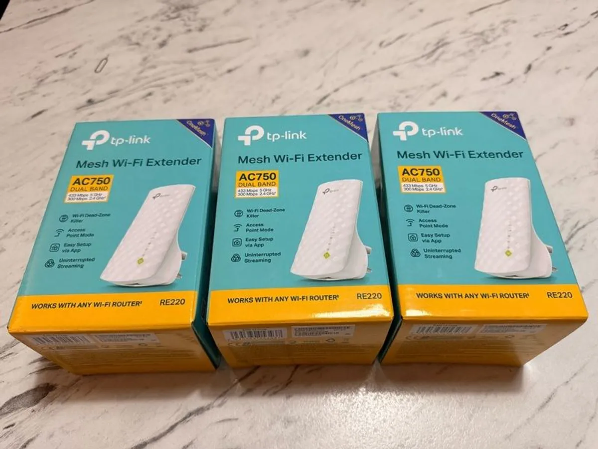 TP-Link RE220 WiFi Extender - Image 2