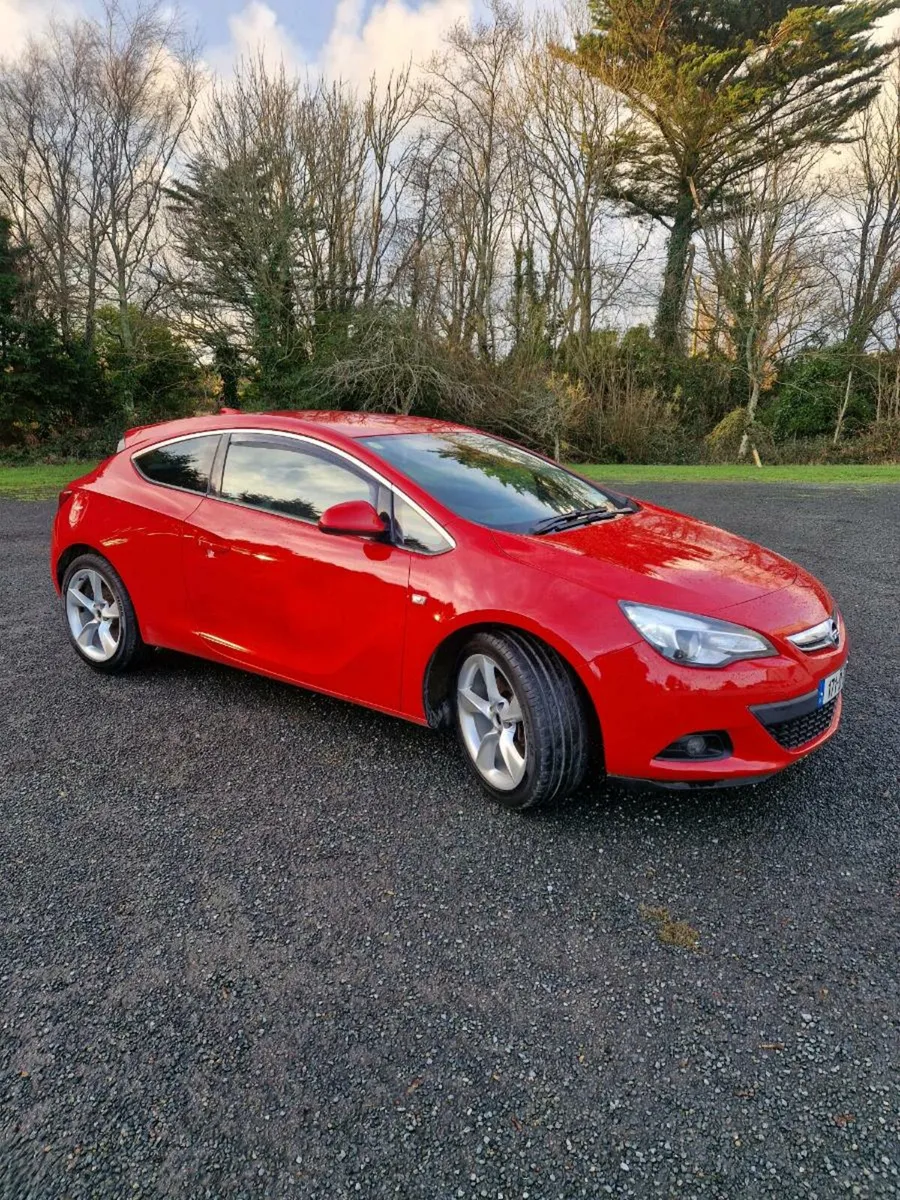 Opel Astra GTC - Image 1