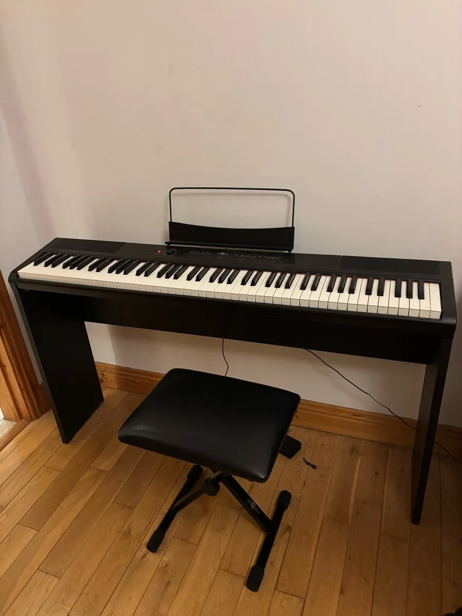 Gear 4 music SDP 2 Digital Piano and stool - Image 1