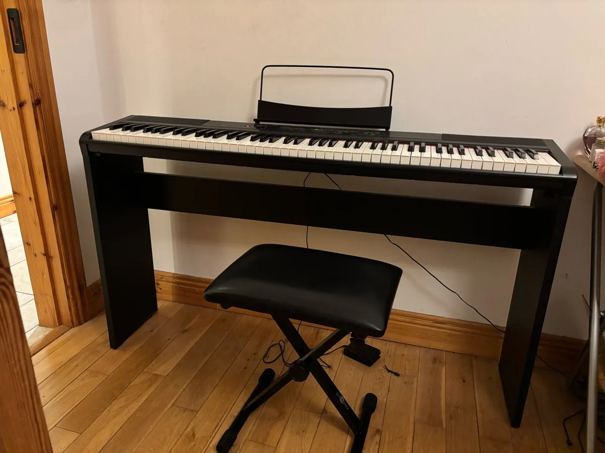 Gear 4 music SDP 2 Digital Piano and stool - Image 2