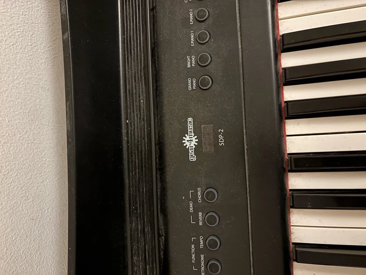 Gear 4 music SDP 2 Digital Piano and stool - Image 3
