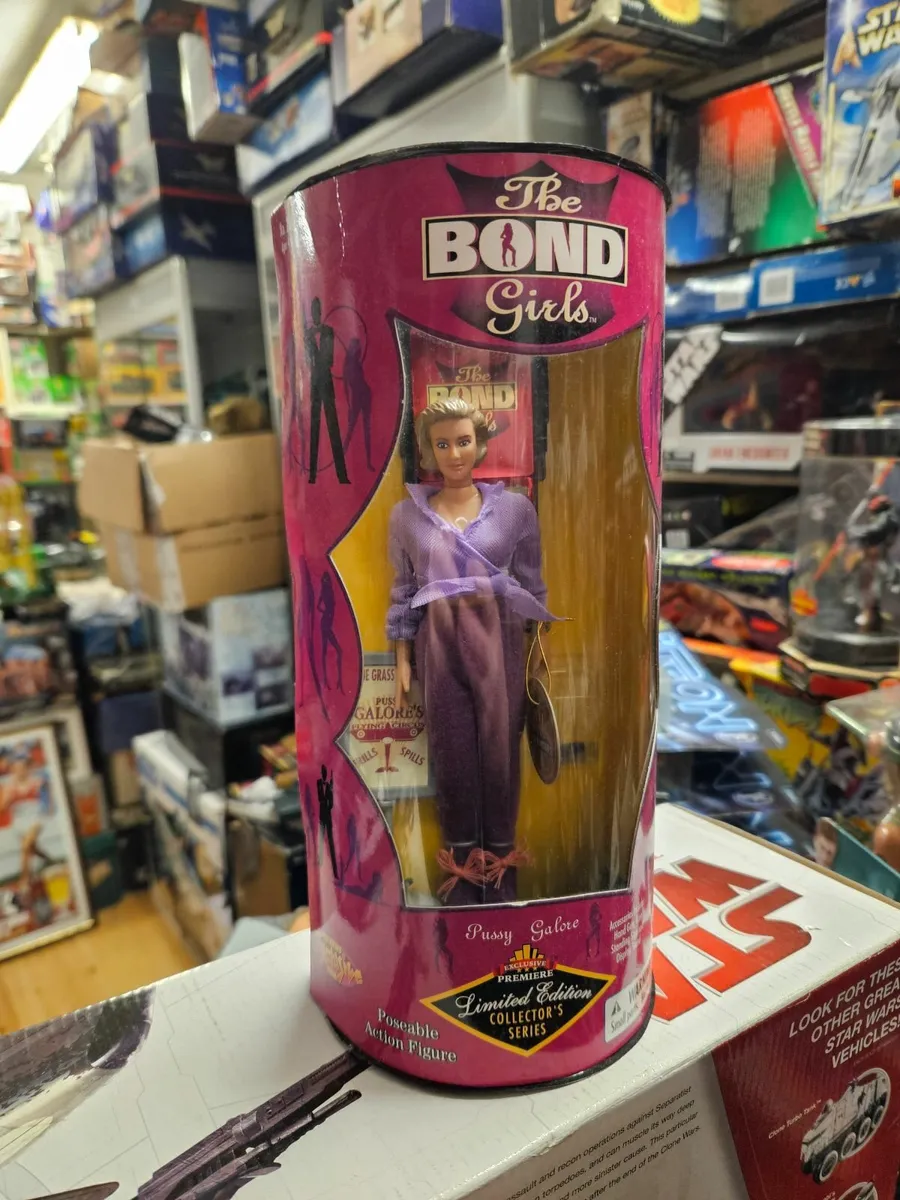 James Bond Girl - Image 1