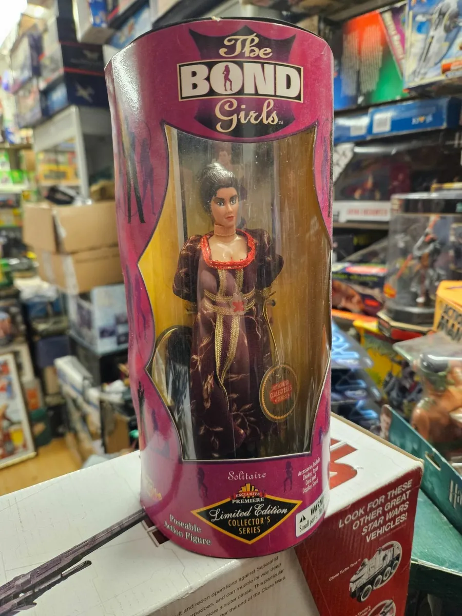 James Bond Girl - Image 1