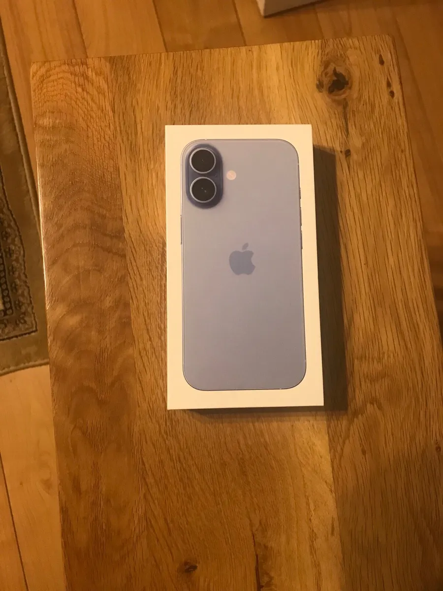 NEW I PHONE 17 256gb FOR SALE - Image 1