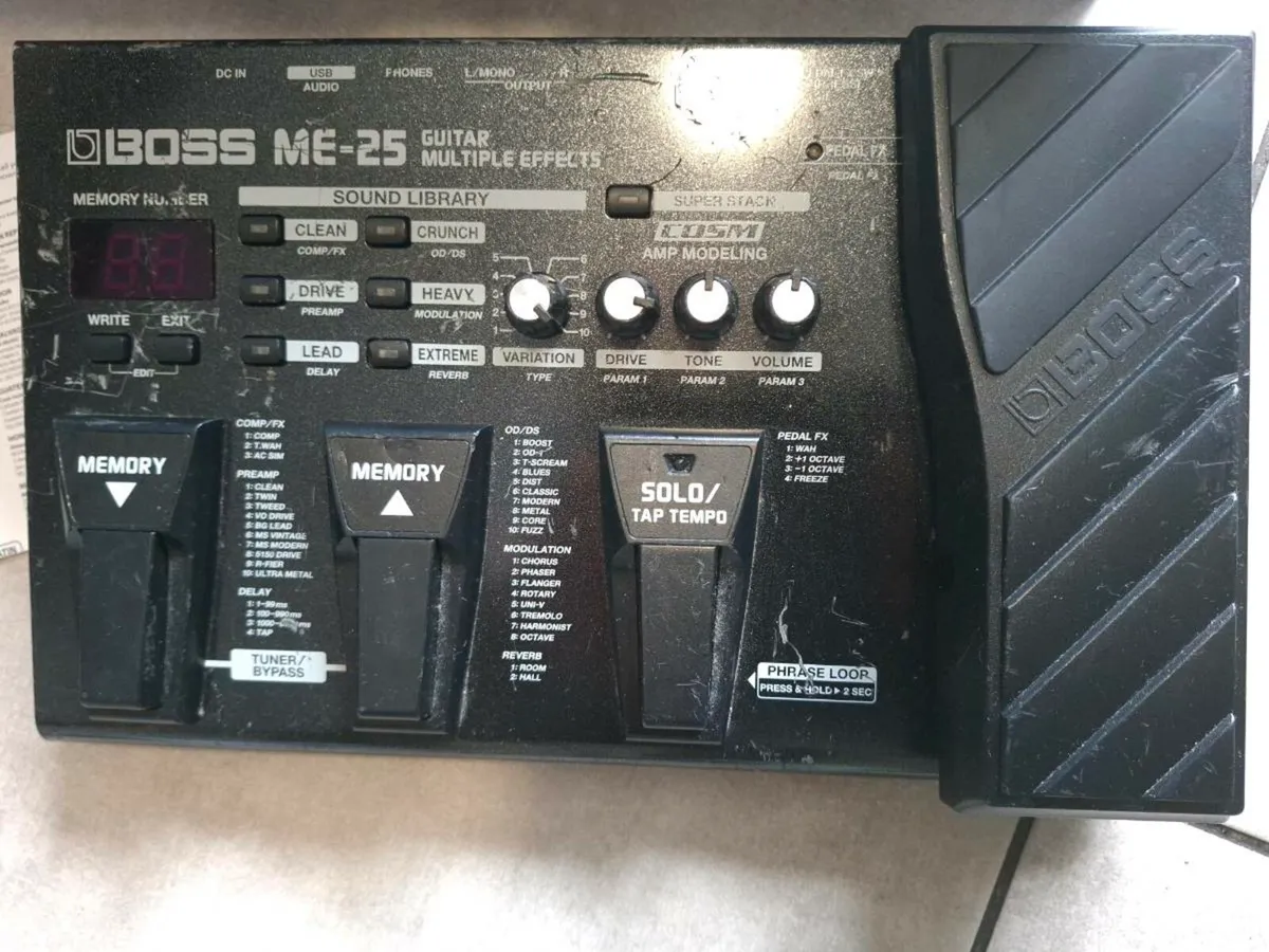 Boss ME-25 Multi-effects unit with box - Image 2