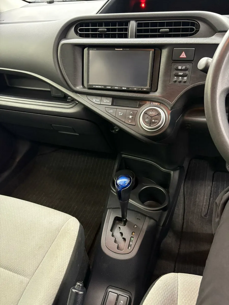 Toyota Aqua 2015, Nct 4/27, tax 1/26 - Image 4