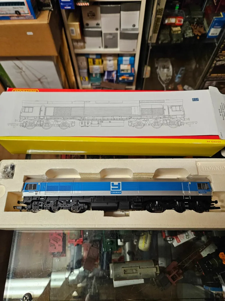 Hornby OO Gauge Class 59 - Image 3