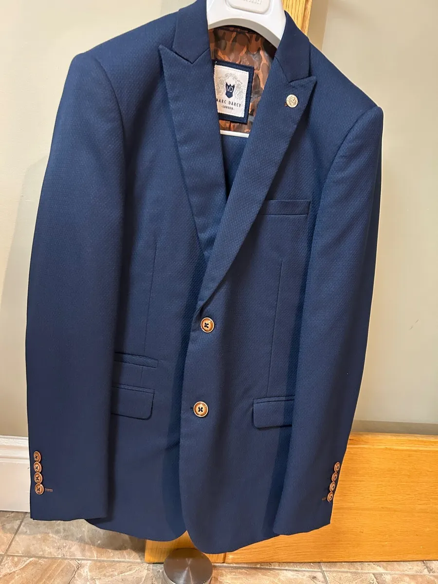 Navy Marc Darcy three piece suit - Image 1