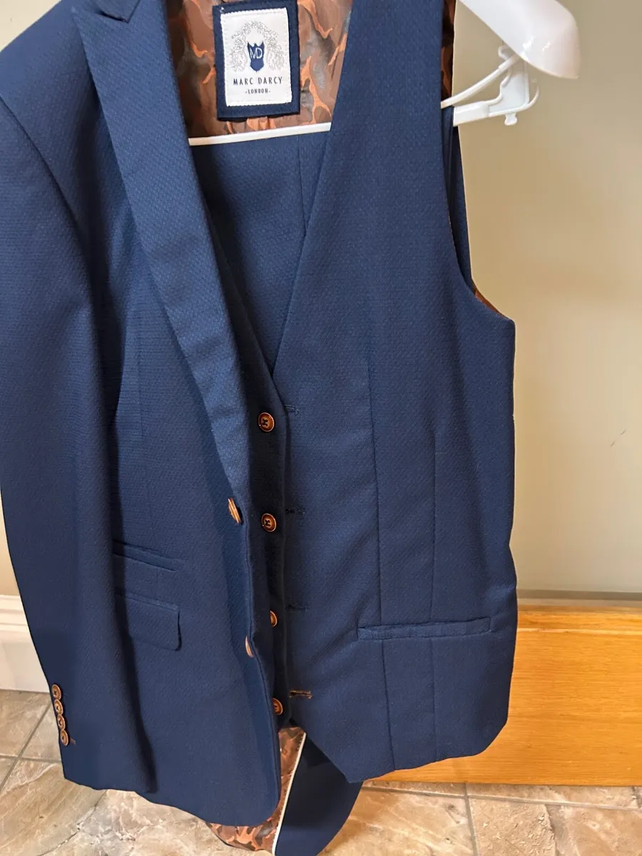Navy Marc Darcy three piece suit - Image 2