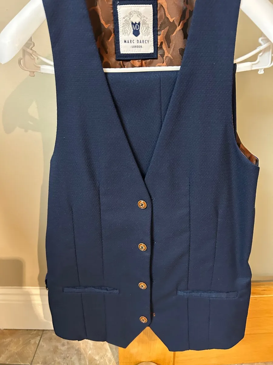 Navy Marc Darcy three piece suit - Image 3