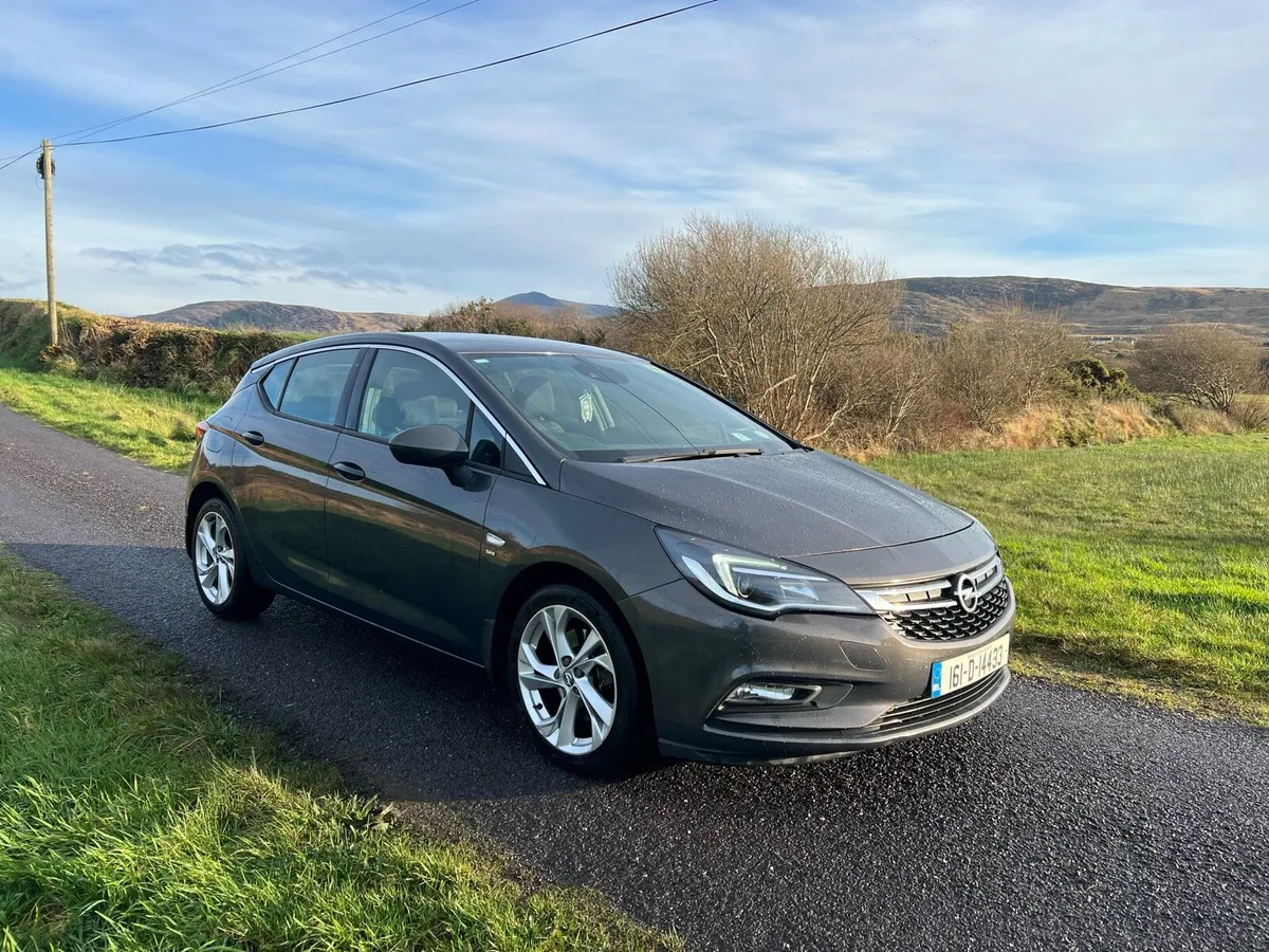 Opel Astra 2016 - Image 1