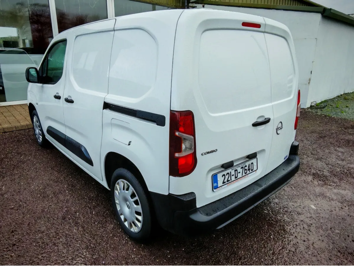 OPEL COMBO L1H1-1.5 100PS DIESEL 6SPEED MANUAL MY2 - Image 3