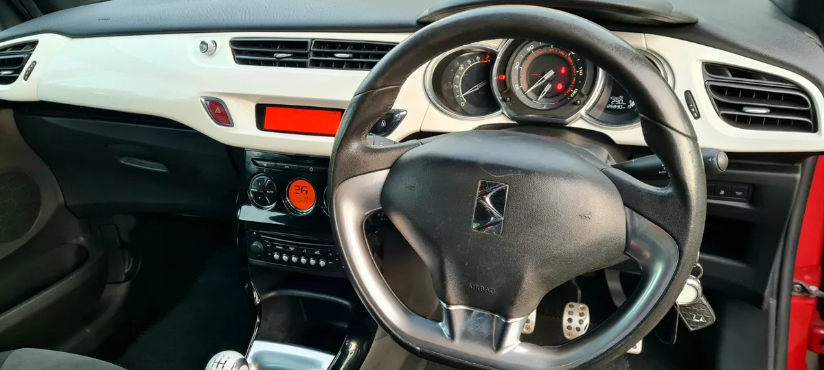 Citroen DS3 1.2L PureTech 110 DStyle Ice 3dr 2015 - Image 3