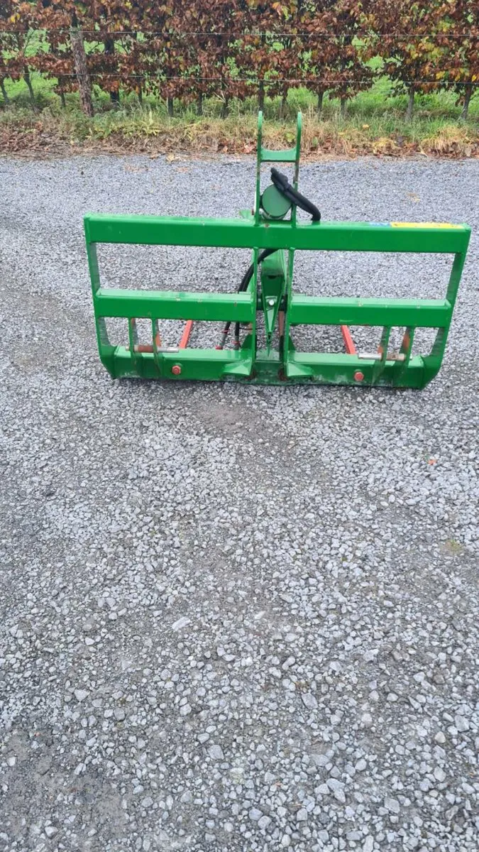 Bale splitter - Image 1