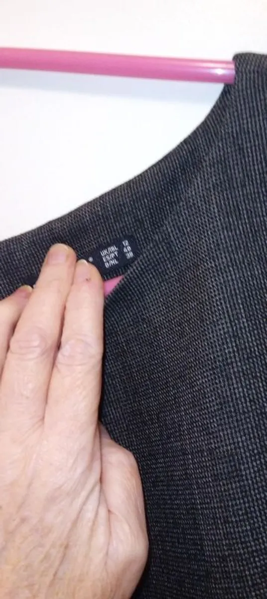 Dresses & Gilet - Image 4