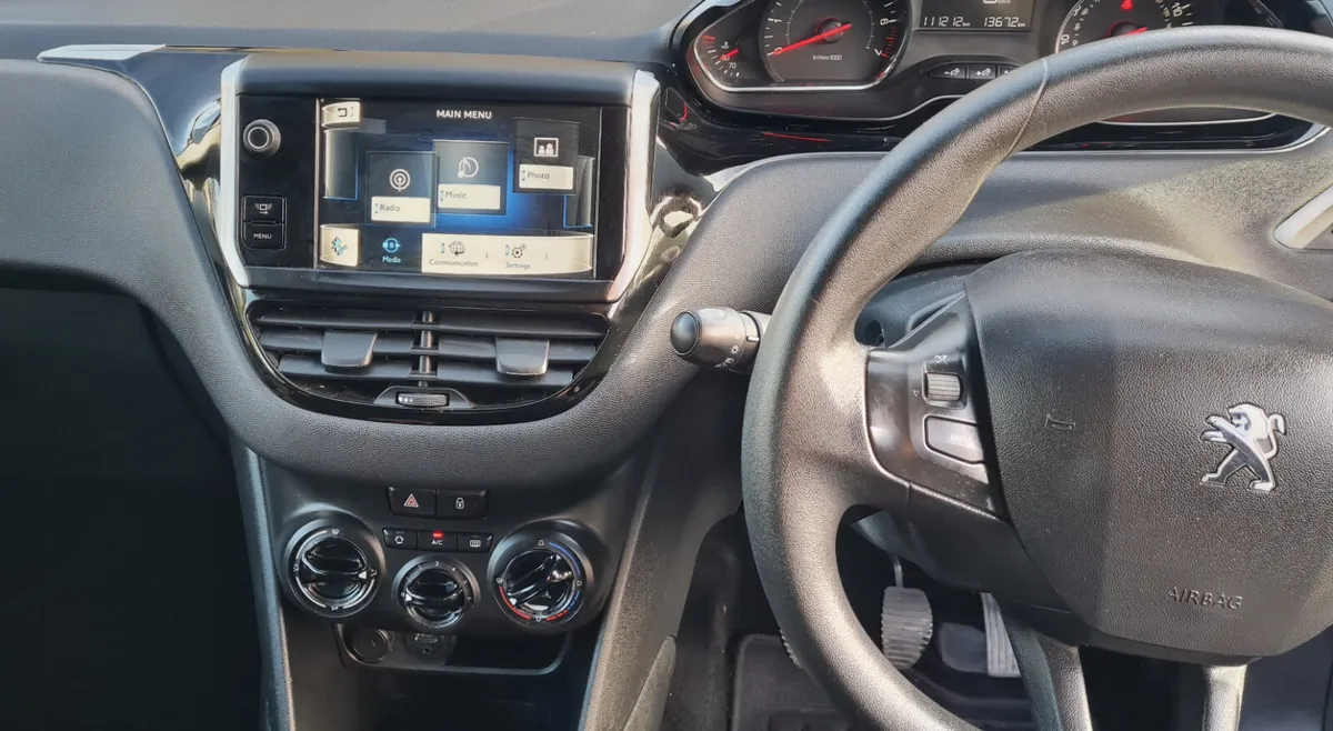 Peugeot 208 1.0L Petrol VTi Active 3dr Manual 2013 - Image 3