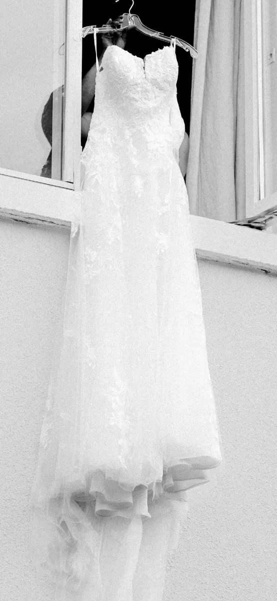 Elegant Wedding Gown – Size 16 -Jeutonic, Kilkenny - Image 4