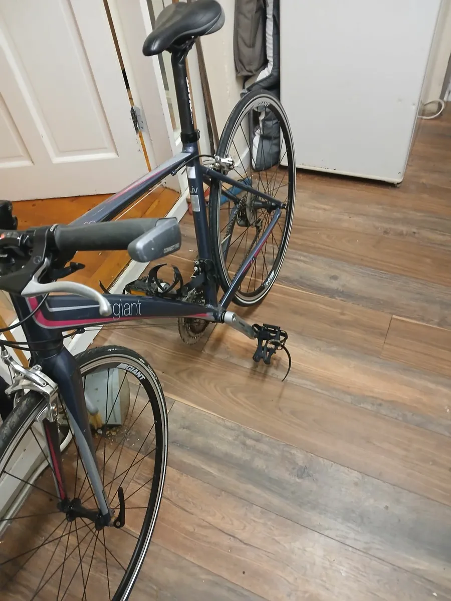 Giant Liv Bike. - Image 4
