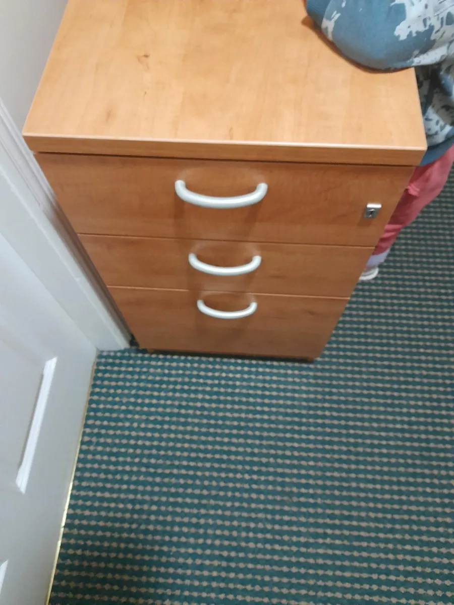 Office locker with 3 drawers - Image 1