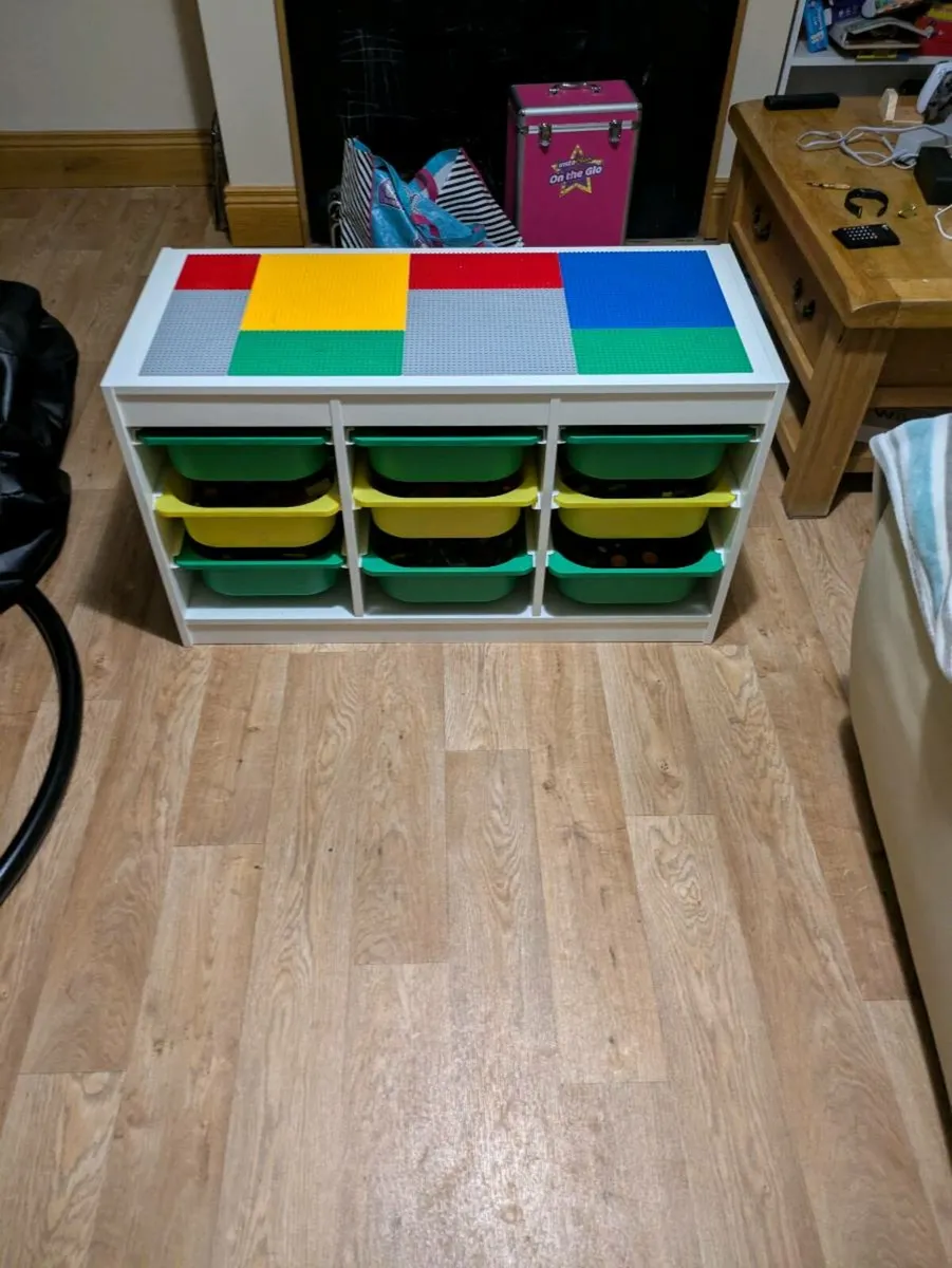 Lego table - Image 1