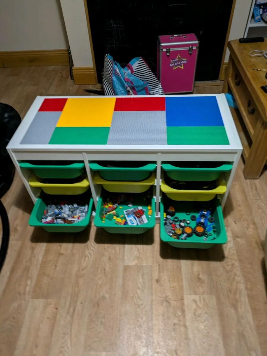 Lego table - Image 2