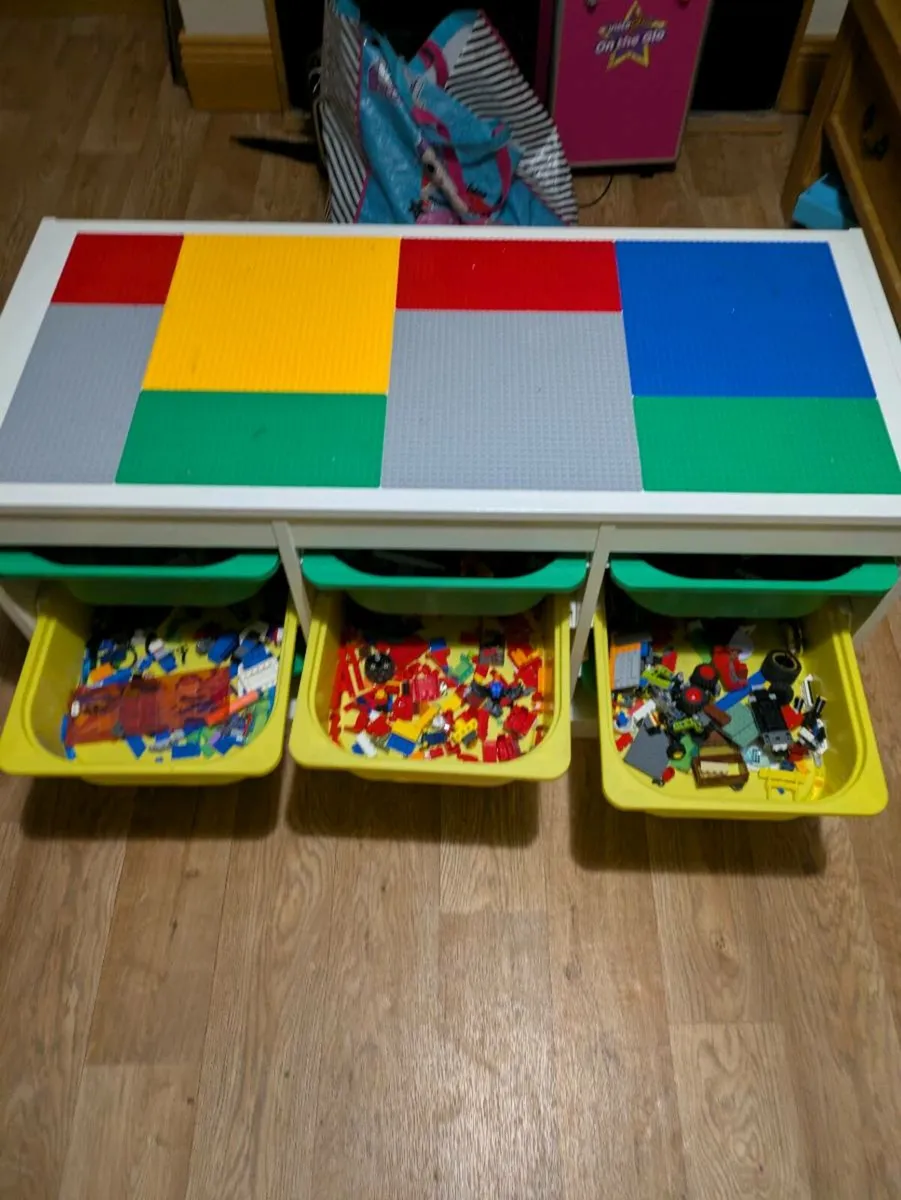 Lego table - Image 3