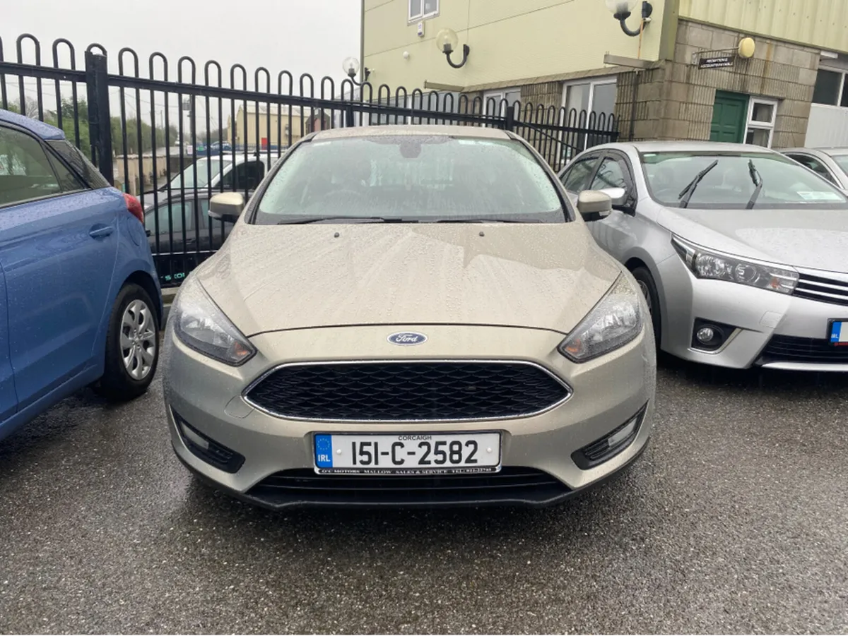 Ford Focus ZETEC 1.6 TDCI 95PS 4DR - Image 2