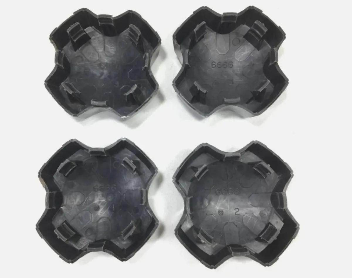 Set of 4 x Genuine Toyota Starlet Steel Wheel Caps - Image 4