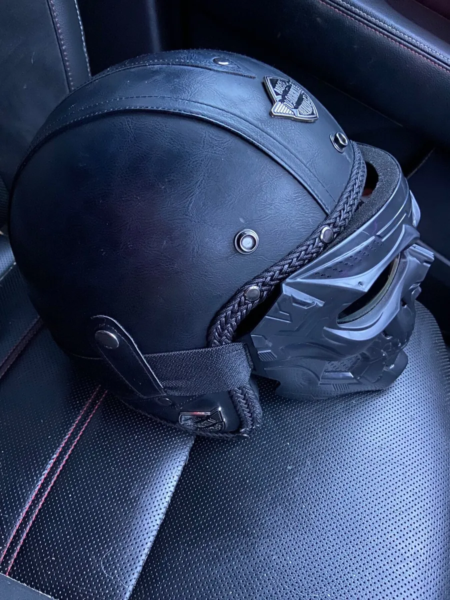 Motorbike helmet - Image 4