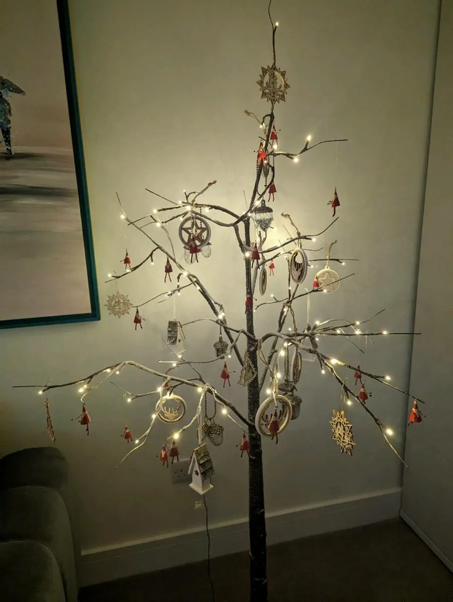 Pre-Lit Snowy Birch Twig Christmas Tree - M - Image 2
