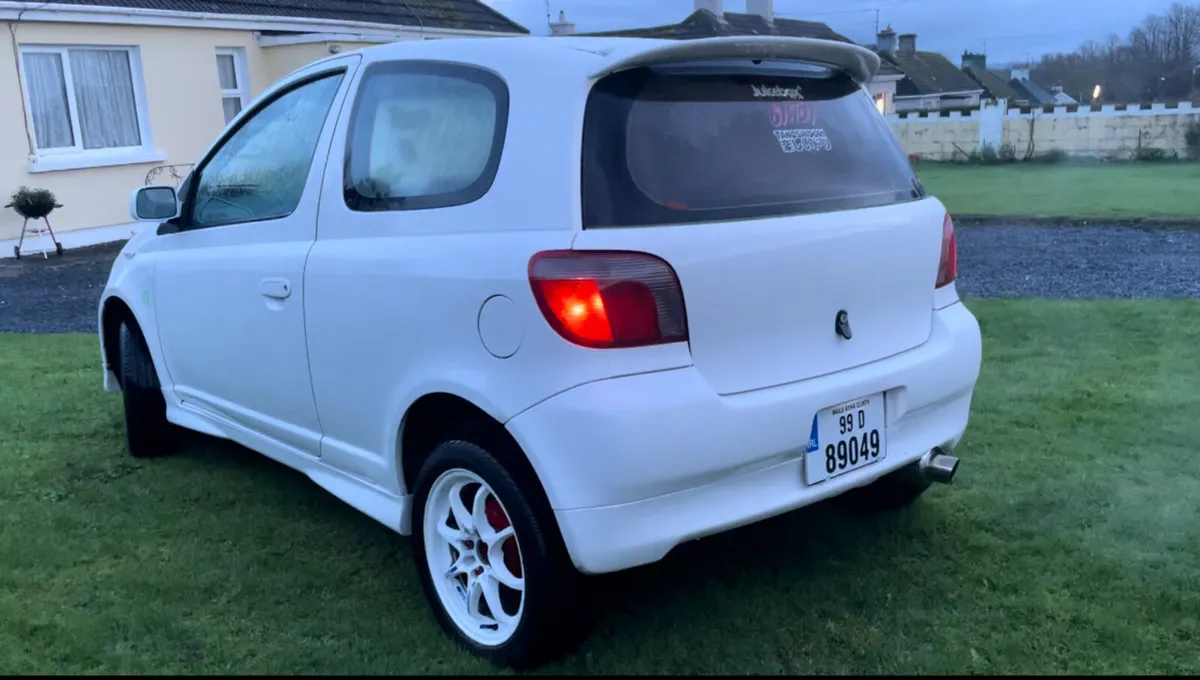 Toyota Vitz - Image 2