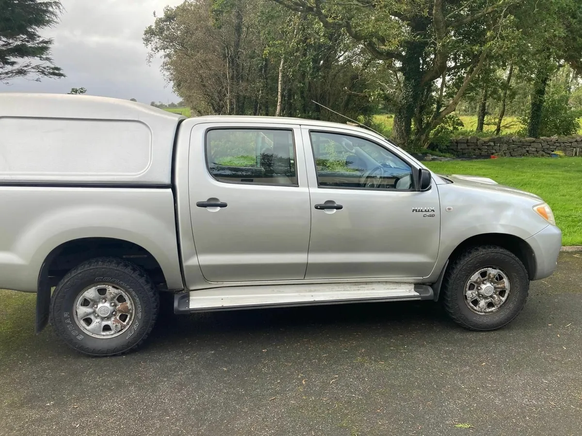 Toyota Hilux 2008 - Image 2