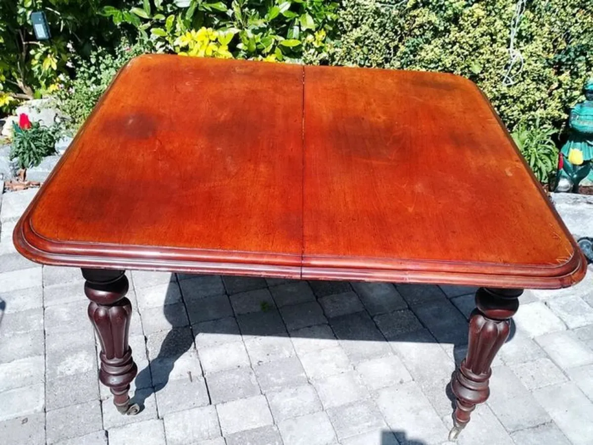 solid mahogany table - Image 1