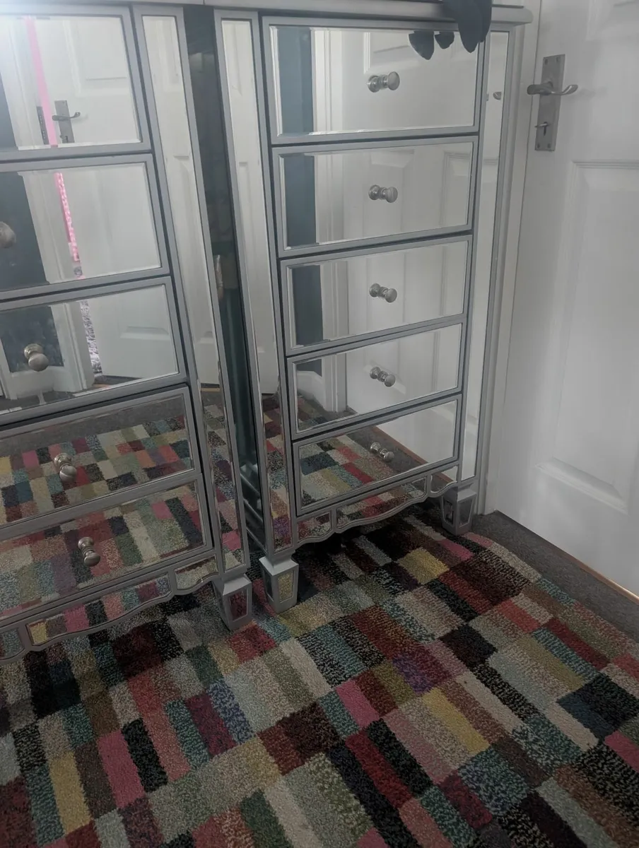 2 set of Mirrored Drawers, excellent condition - Image 4