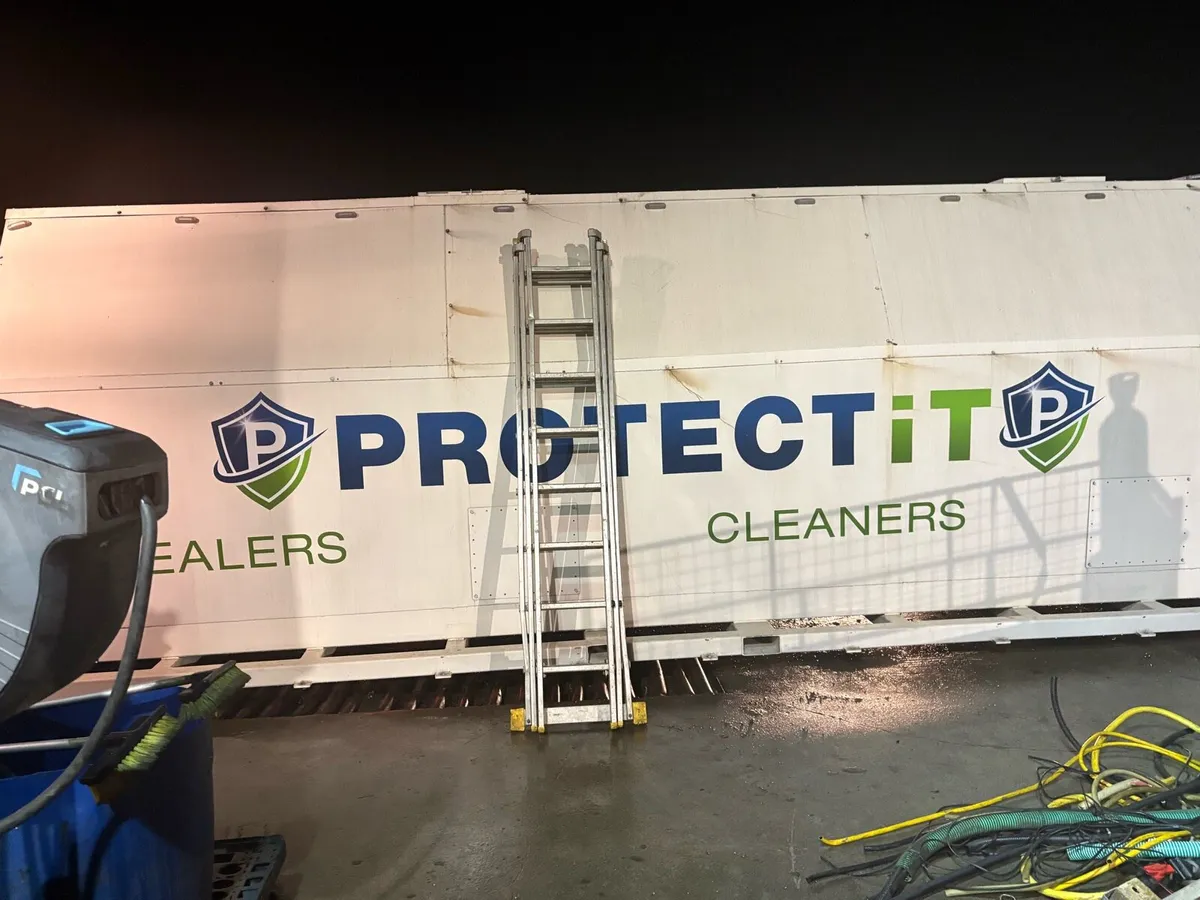 Water tank - Image 1