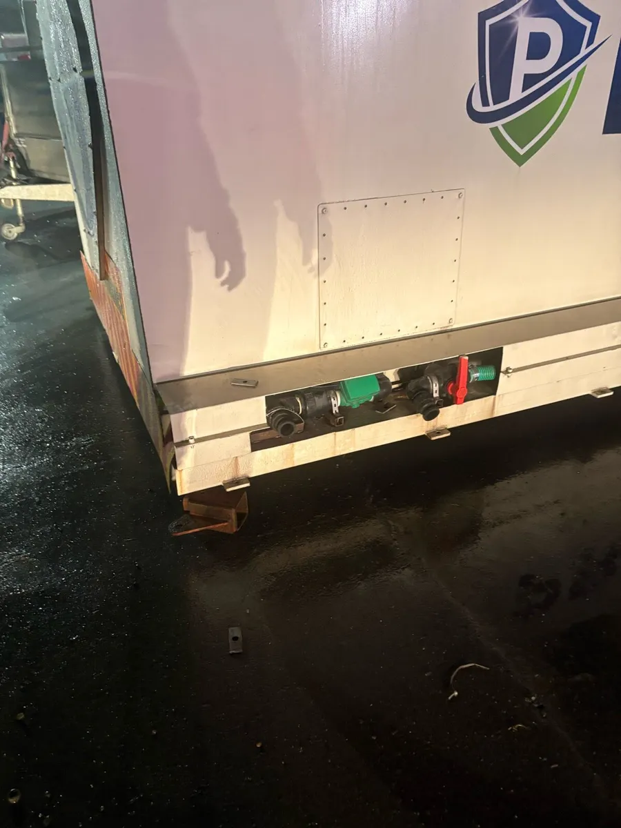 Water tank - Image 3